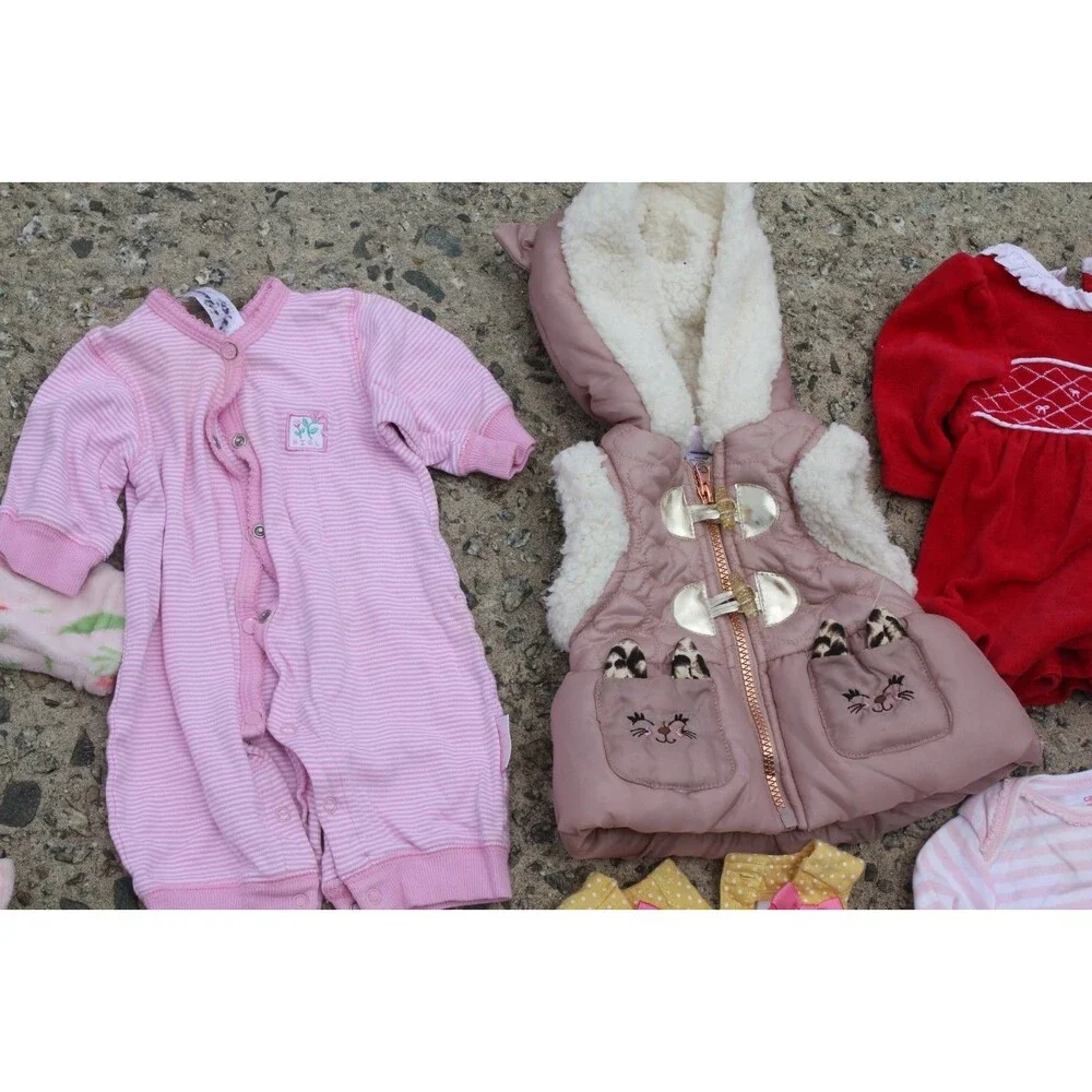 Lot of 27 pcs Baby Girl Clothes 3M, 0-3M Outfits Sleepers CUTE FALL Wardrobe